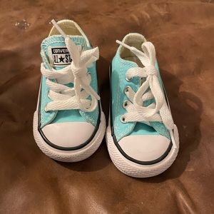 Blue chuck Taylor all star converse